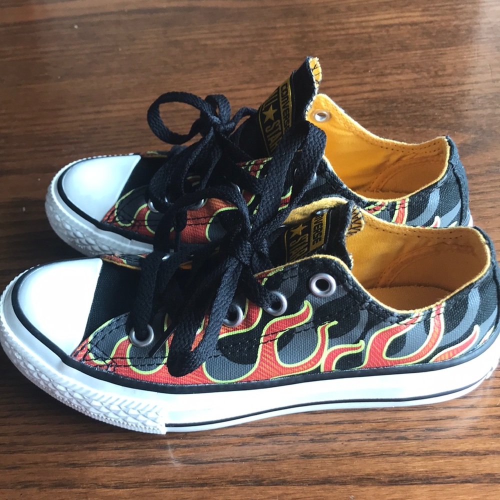 Converse All Star black w orange/yellow flames low top kids shoes NWOT